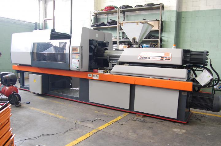 USED REVIEWED MACHINES - INJECTION MOULDING MACHINES - SANDRETTO